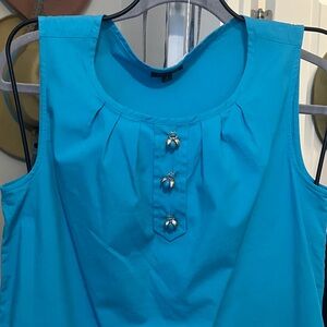 Talbots Blue Sleeveless Top with Queen Bee button  Accents